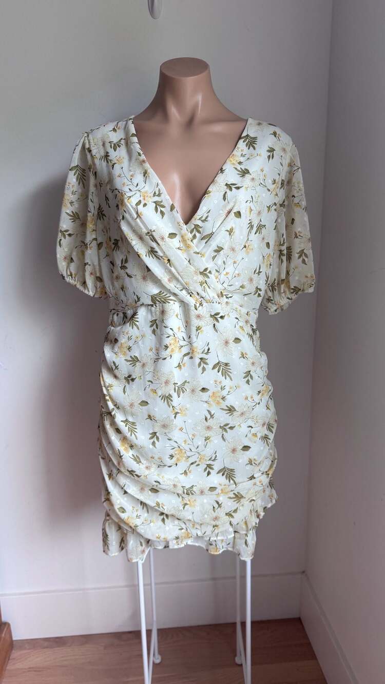 LUSH Cream Floral Ruched Mini Dress Size L